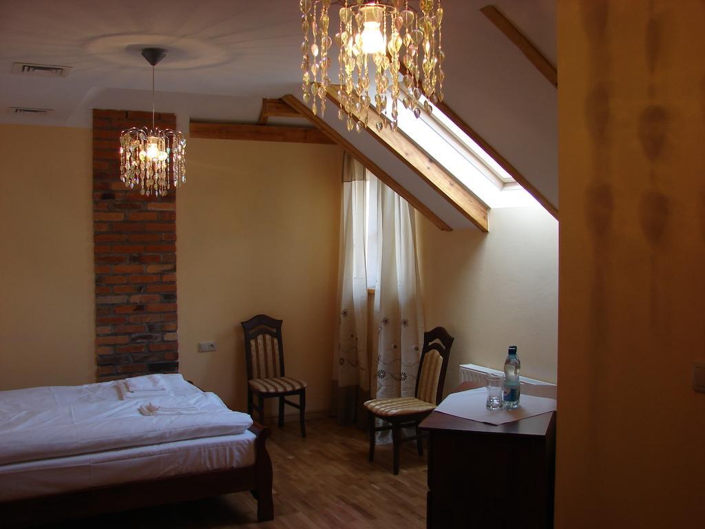 Gosc W Dom Hotel Zbąszynek Habitación foto