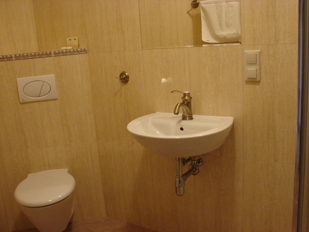 Gosc W Dom Hotel Zbąszynek Exterior foto